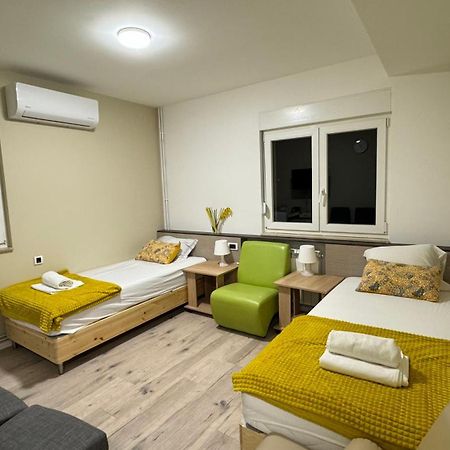 Aviator Apartments & Rooms Nikola Tesla Airport Belgrade Surčin المظهر الخارجي الصورة