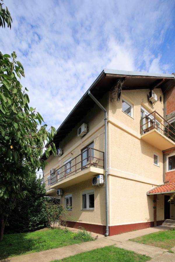 Aviator Apartments & Rooms Nikola Tesla Airport Belgrade Surčin المظهر الخارجي الصورة