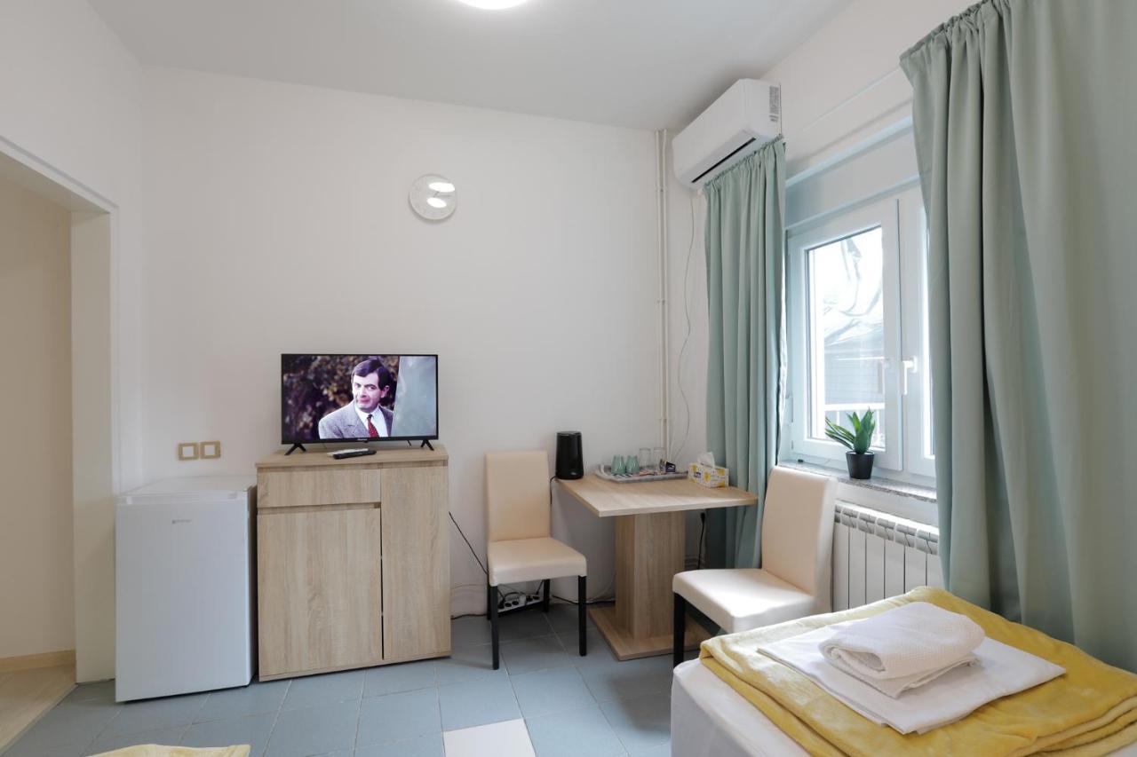 Aviator Apartments & Rooms Nikola Tesla Airport Belgrade Surčin المظهر الخارجي الصورة