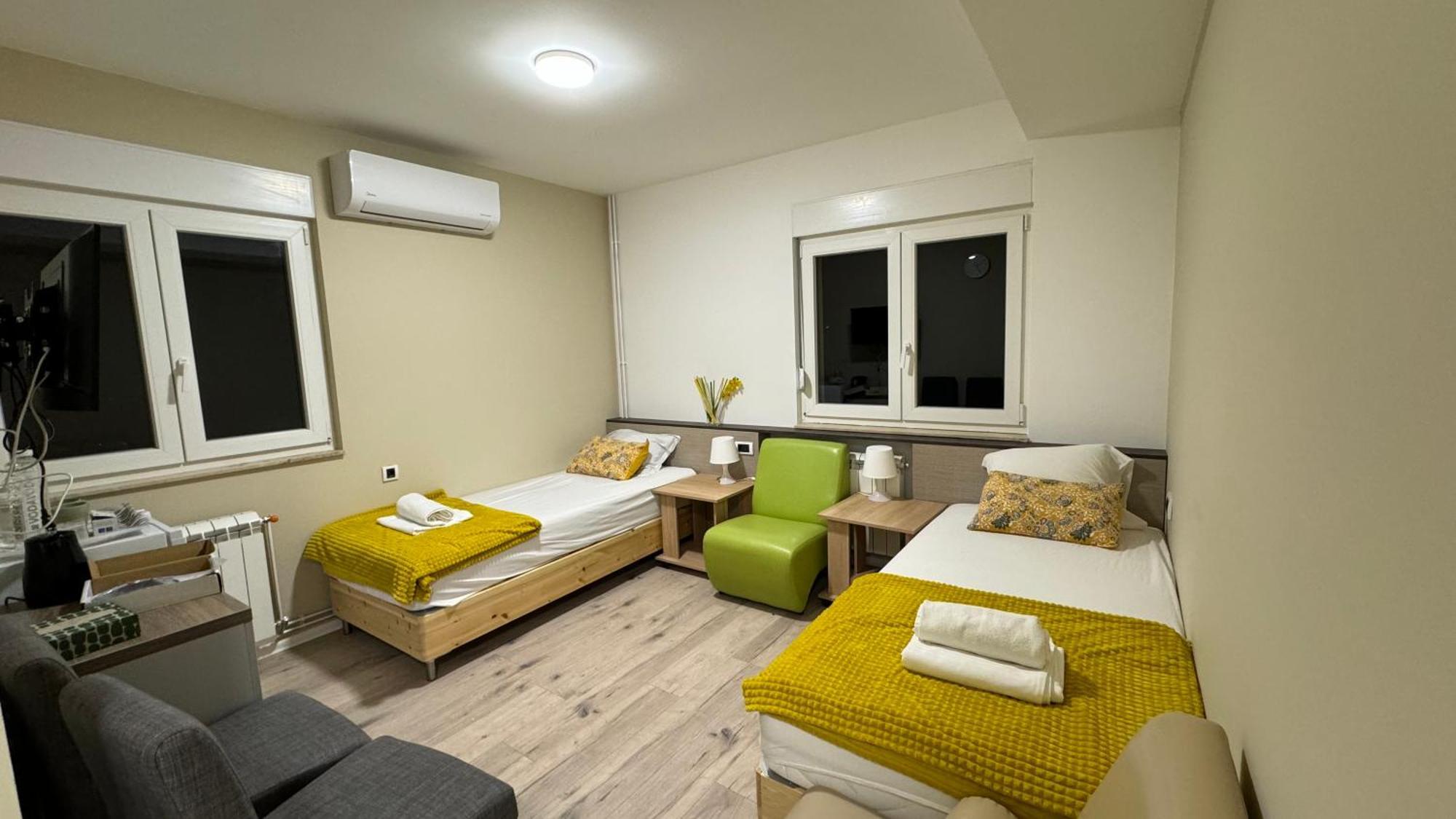 Aviator Apartments & Rooms Nikola Tesla Airport Belgrade Surčin المظهر الخارجي الصورة